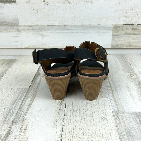 Sofft Women’s 9.5 Black Faux Suede Block Heel Open Toe Slingback Sandals NEW - Picture 4 of 10